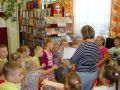 przedszkolaki w bibliotece